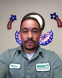 Photo of Trade School Recipient Robert Pena
